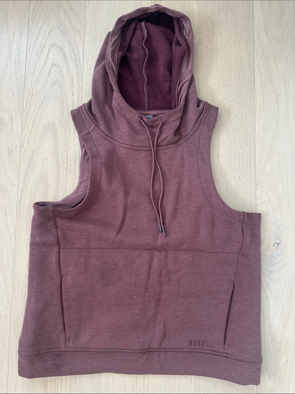 NOBULL Sleeveless Hooded Pullover in Maroon
